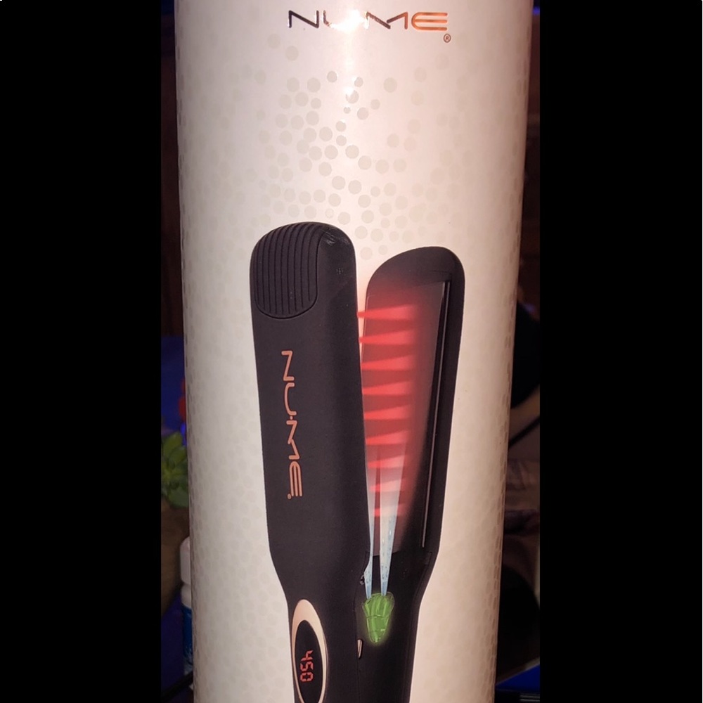 NUME Megastar X Hair Straightener NWOT